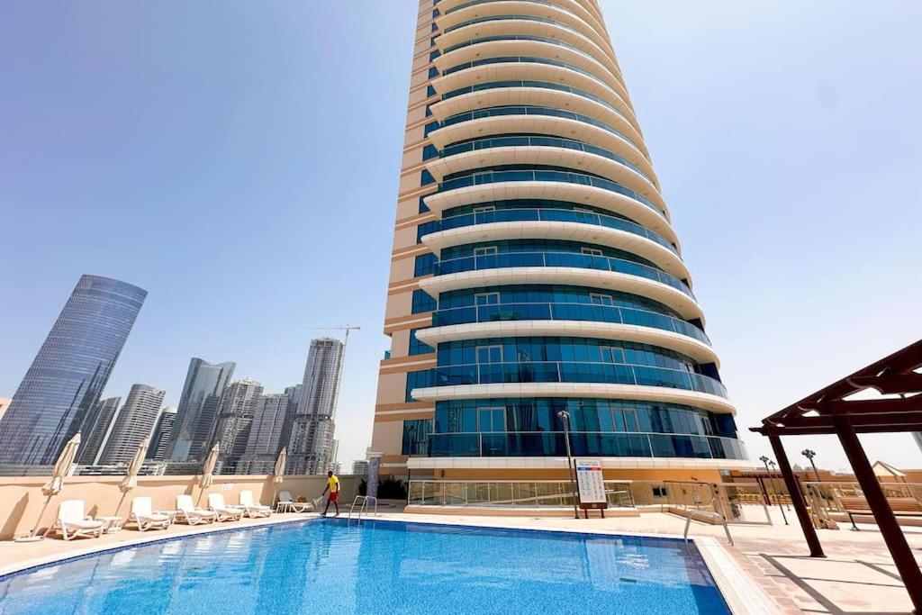 2 Bedrooms In Al Reem Island Near Cleveland Clinic Apartment